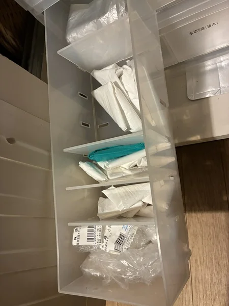 付属の仕切りで、袋を分けて、スッキリさせた