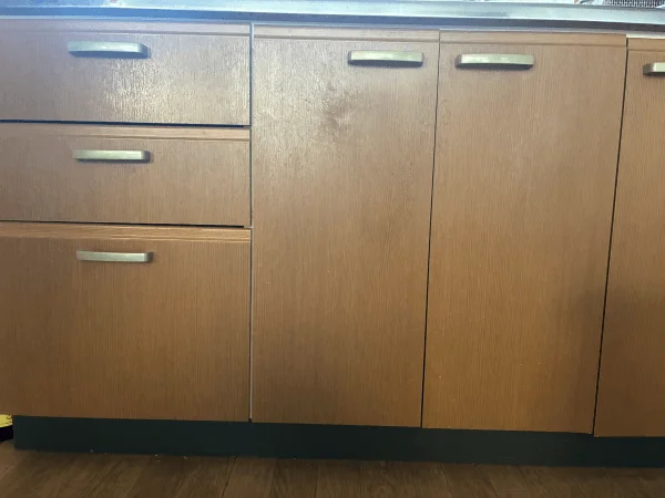 観音扉で開く昭和のキッチン